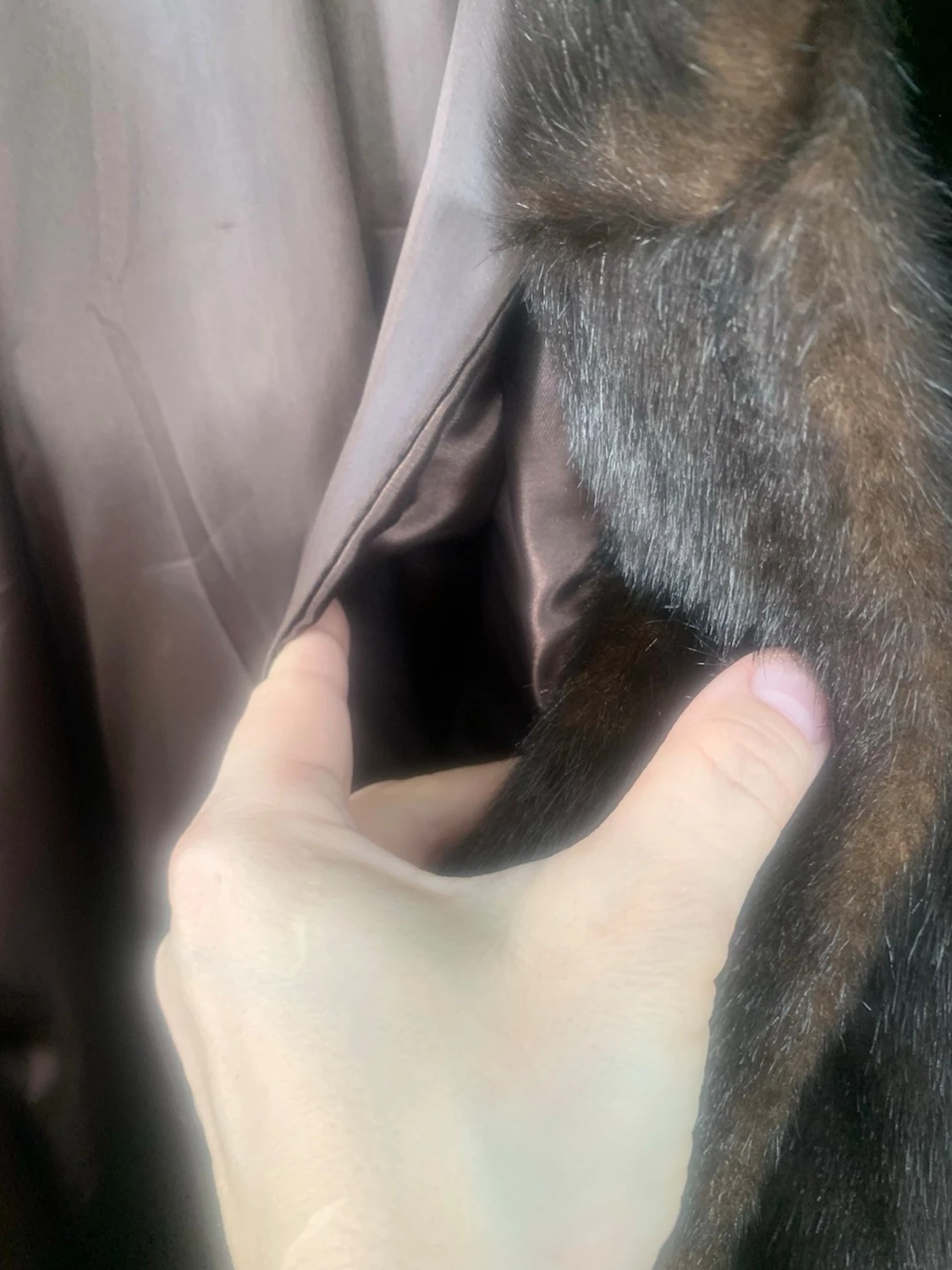 Lång mörkbrun pälsjacka med krage - 2