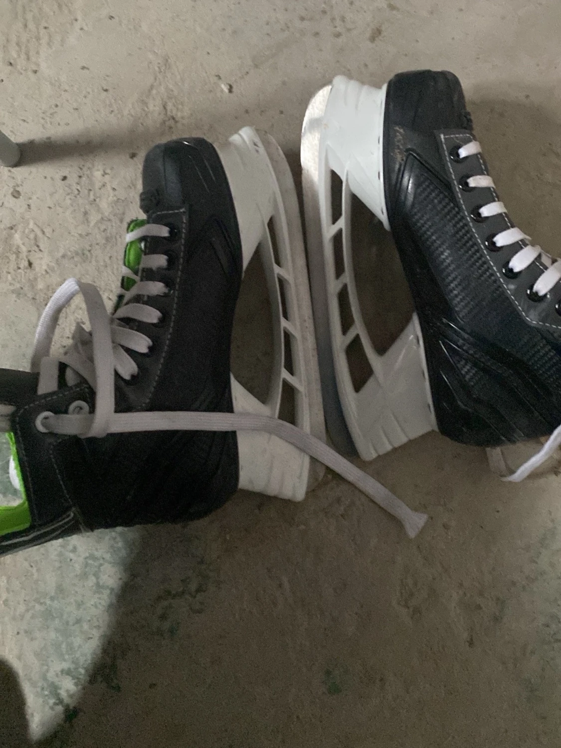 Svarta Bauer hockeyskridskor - 1