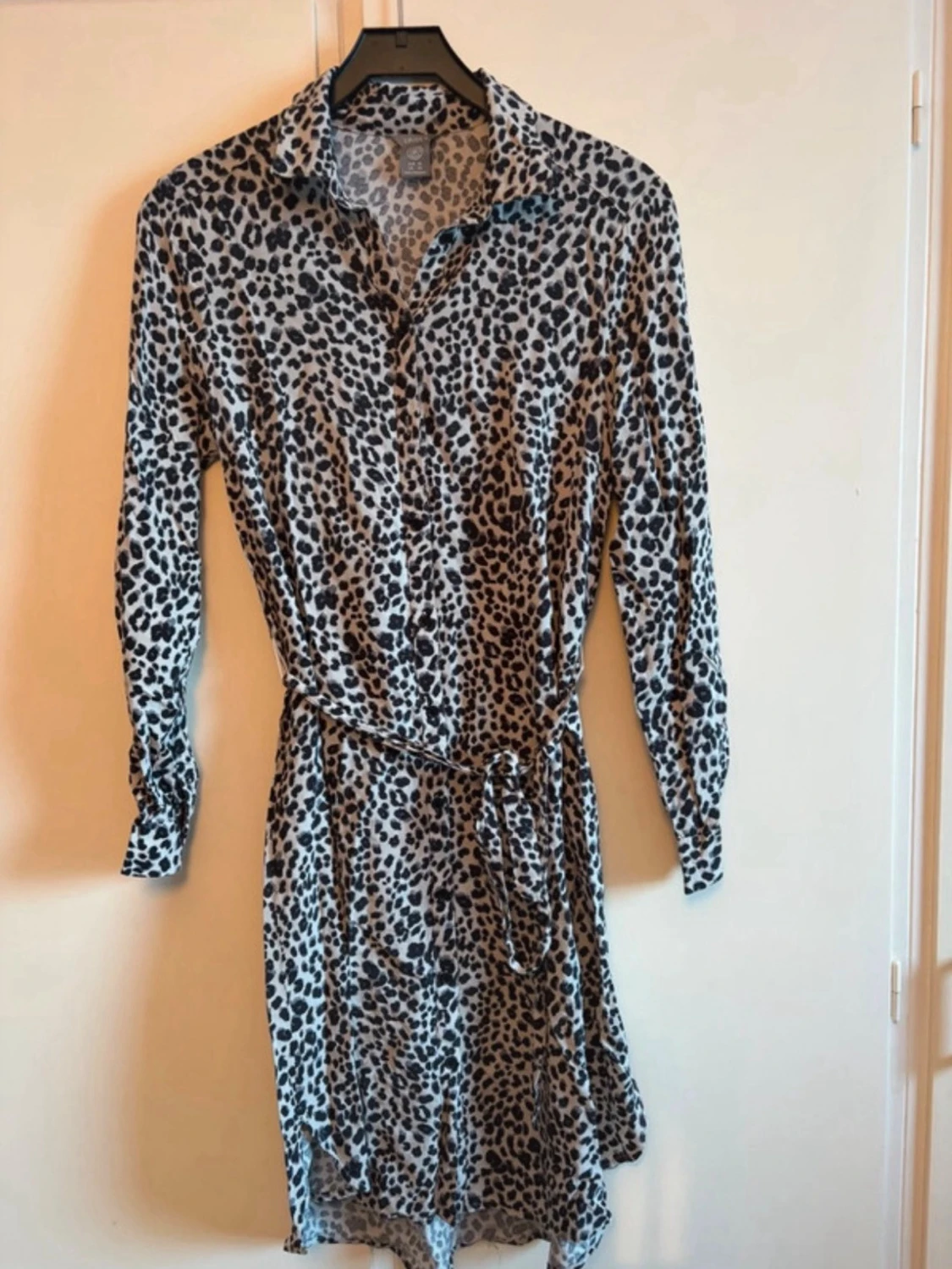 Leopardmönstrad klänning