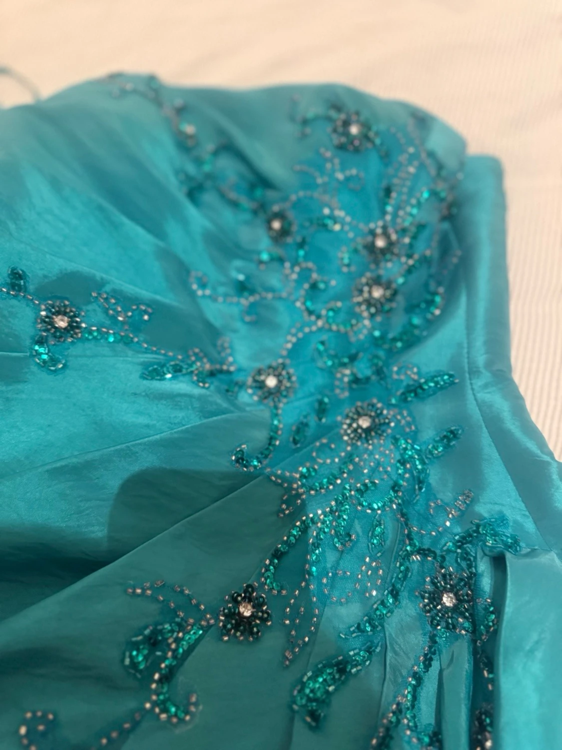 Turkos axelbandslös balklänning - 3