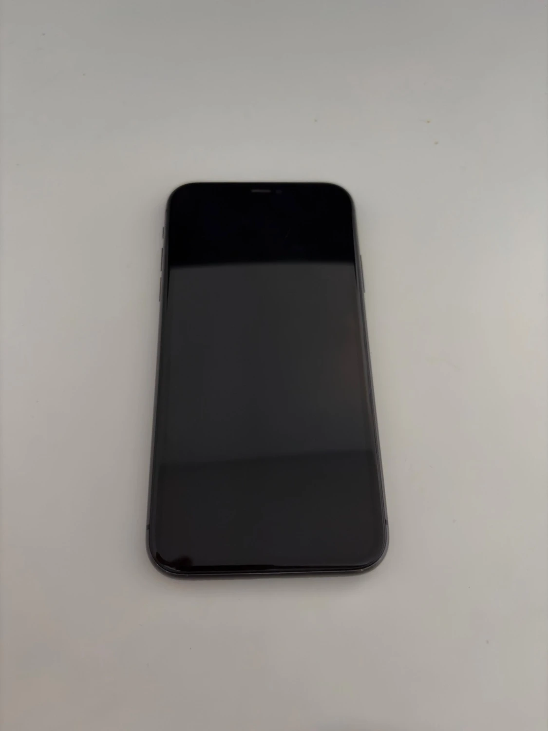 Svart iPhone 11  - 6