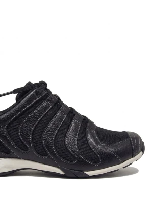 Brand New Hush Puppies Leather Sneakers Speed stl 37-23cm - Hush Puppies  Founded in 1958, Hush Puppies recognized the need for comfortable shoes – for the workweek and the weekend. Our basset hound, the Hush Puppies dog has a become a globally recognized icon, and our comfy flats, loafers, and slip-ons have become solutions for sore feet, aka “barking dogs.” While we continue to innovate comfort, we also present flats for women, loafers for women and men’s shoes in bright and unusual colors, as well as traditional neutrals. You’ll still find men’s oxfor