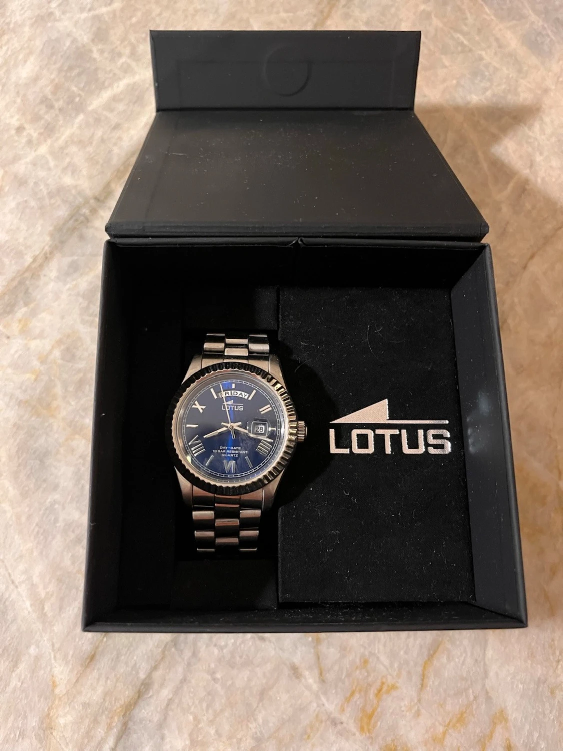 Lotus klocka