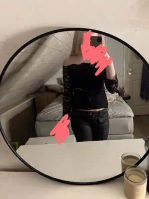 En snygg topp💞 - Knappt använd                                                       För fler frågor skriv privat