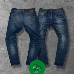 G-Star jeans slim fit - Säljer dessa marinblå jeansen från G-Star | W30 L32 | modell: 3301, slim fit | skick: 8/10, två prickar på ena benet som jag inte testat att tvätta bort | Skriv vid frågor, pris kan diskuteras vid snabb affär! 🙌