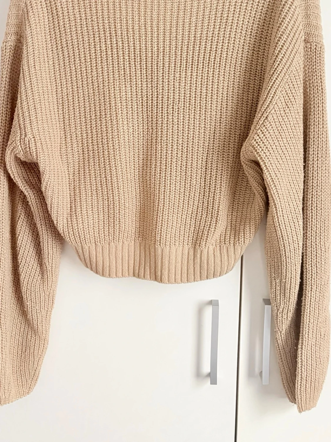 Beige cropped kofta med knappar - 1