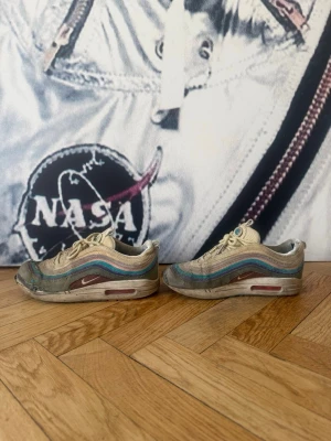 Nike Air Max 1/97 Sean Wotherspoon - Beat up 97s bought yearrrs ago still a cool shoe tho. Selling cheap because I need money for surgery 
