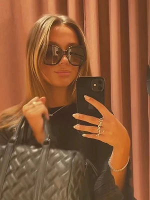 Chimi eyewear solglasögon 08 - svart  - Helt nya solglasögon från chimi eyewear - 08 black. Ursprungspris: ca 1499kr, Äkthetsbevis: serienummer, låda, putsduk, produkt manual, box. Skriv för fler bilder eller frågor💌postas inom 1-2 dagar efter köp!