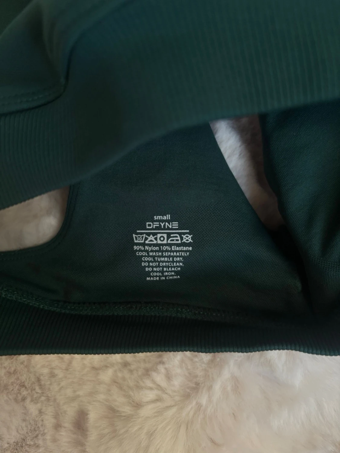 Mörkgrön sport-bh från DFYNE - 3