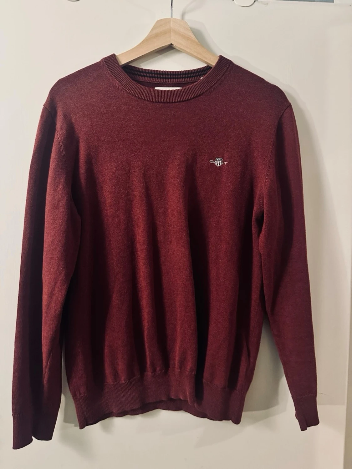 Vinröd stickad tröja från Gant