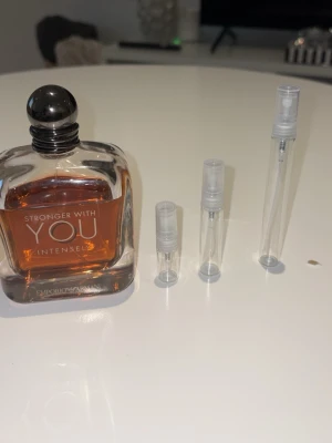 Stronger With You Intensely samples  - 2 ml=35kr 5 ml=79kr 10 ml=159kr