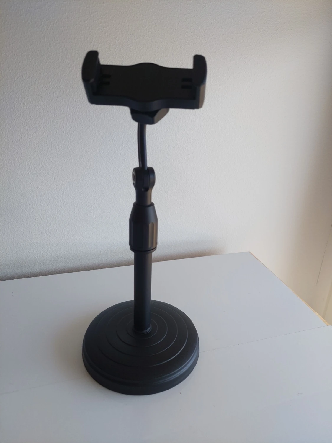 Svart mobilhållare med justerbar arm - 1