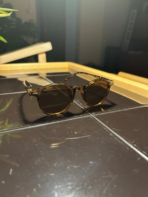 Brown Sunglasses from Spain - Brown sunglasses that i bought from a street vendor in Marbella