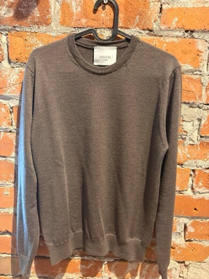 Merinoull tröja - Oanvänd/endast provad en gång, merinoull tröja från Maglia studio, i nytt skick och passar mig bra som är 170cm och väger 60kg