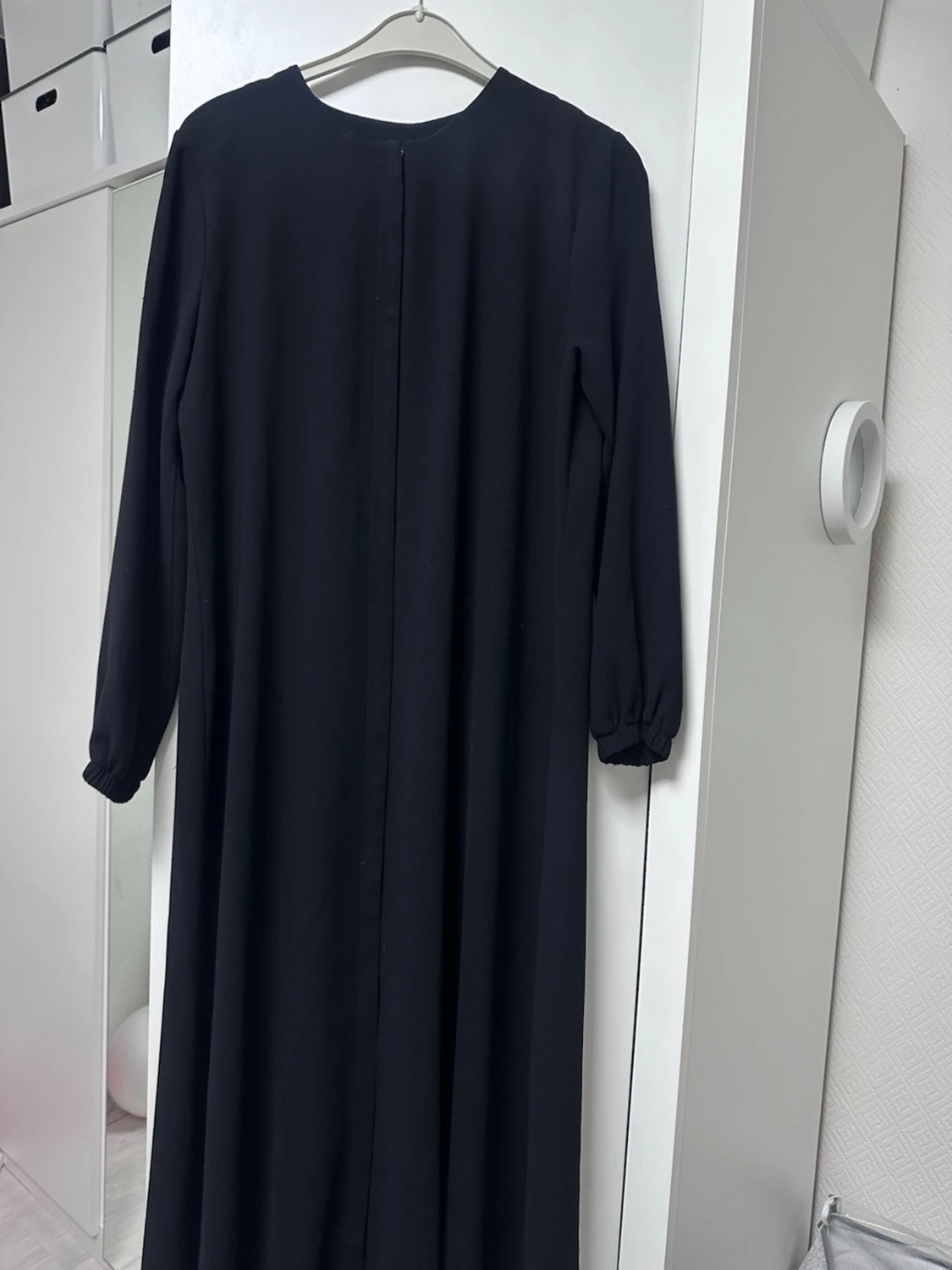 Svart långklänning med bälte  - 3