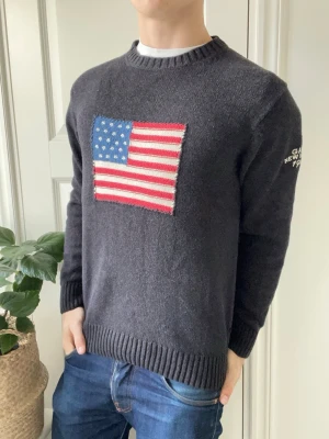 Gant tröja L - Gant tröja L, Inga defekter! Modellen i bilderna är 180 cm 75 kg och bär Storlek L , Kom med frågor! 🌟 (Kan gå ned i pris vid köp av paket 😉) 