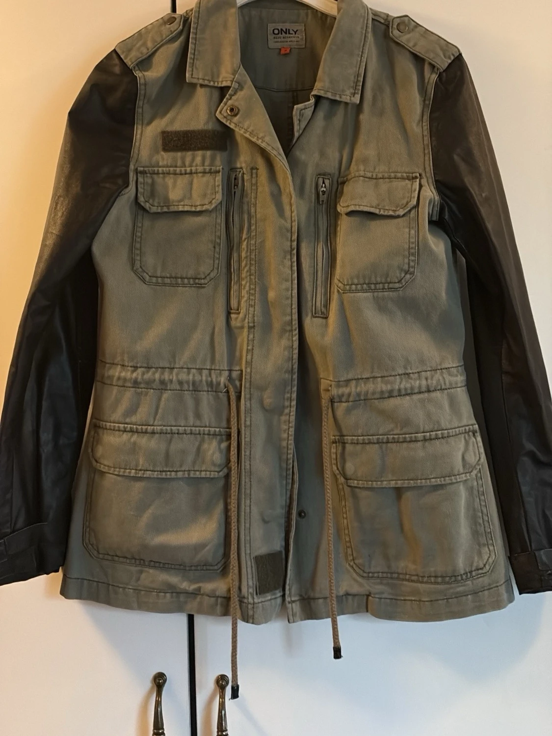 Grön parkajacka från ONLY