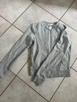 Kofta - Grå kofta från lager 157, storlek xs💗