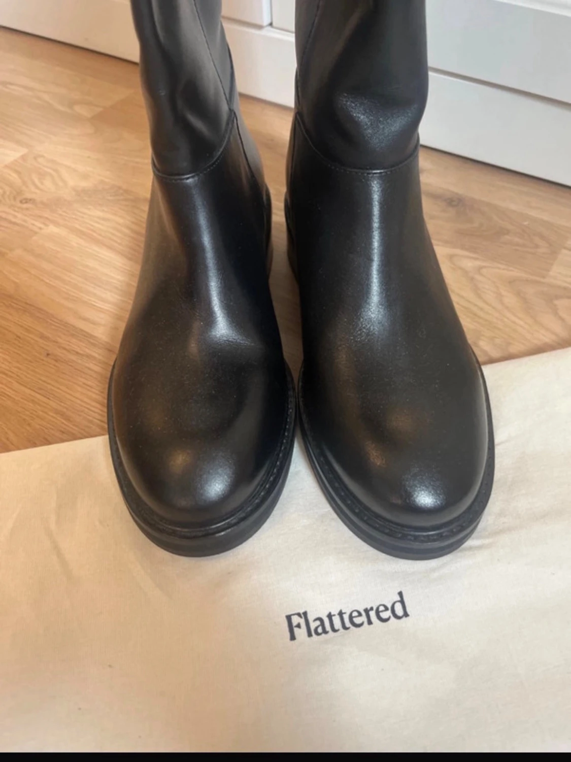 Svarta knähöga läderstövlar Flattered - 1