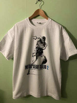 Metal Gear Solid 2  t-shirt - 100% bomull