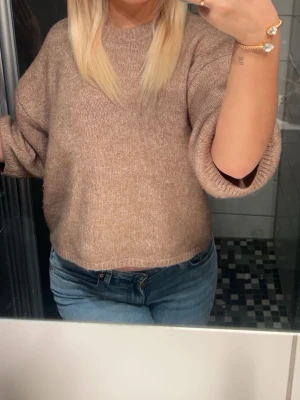 Beige stickad tröja  - Mysig beige stickad tröja 🤎