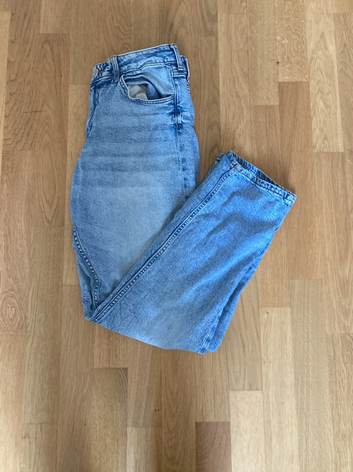 Ljusblå raka jeans - 1