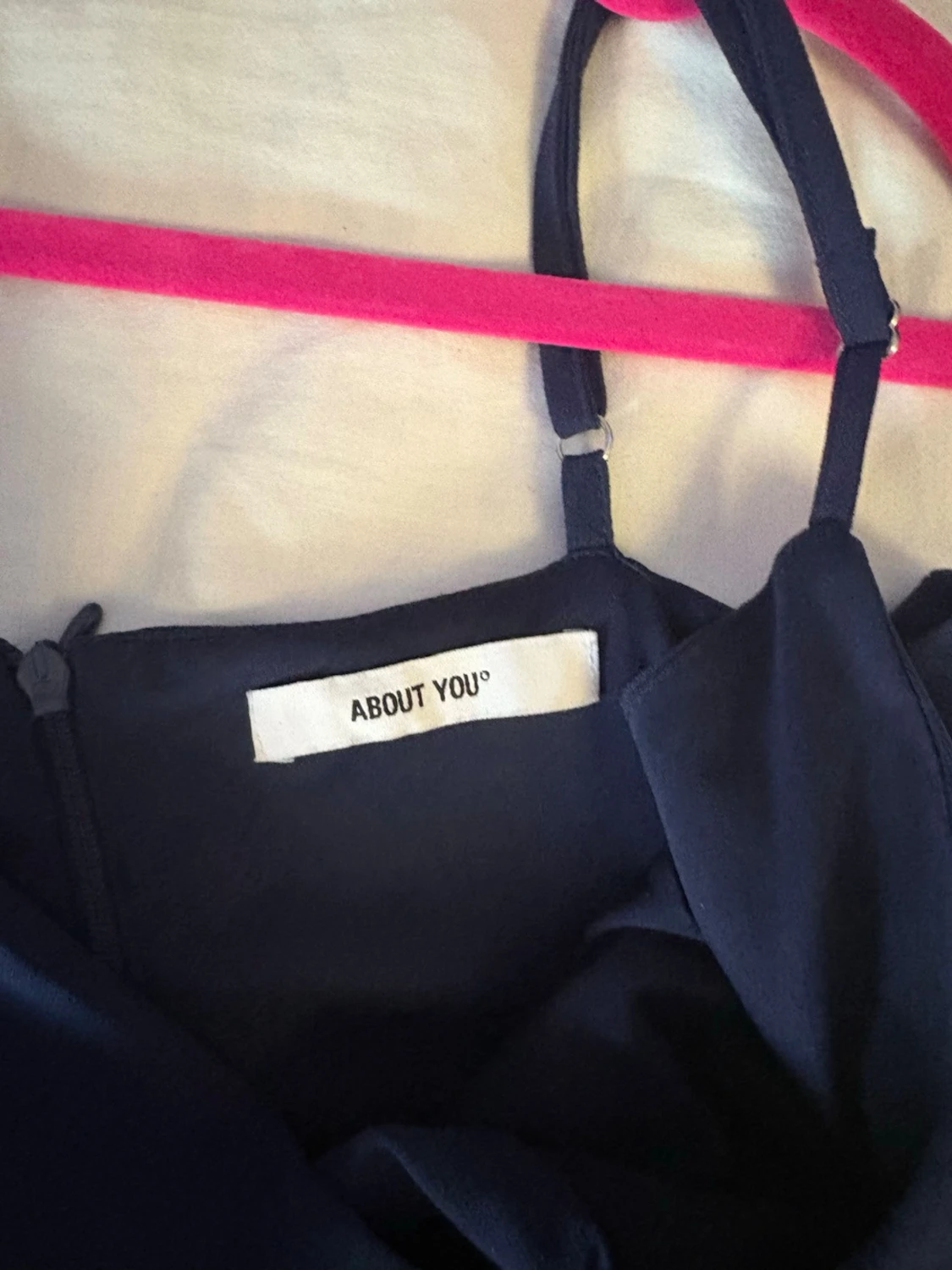 Mörkblå långklänning med smala band - 2