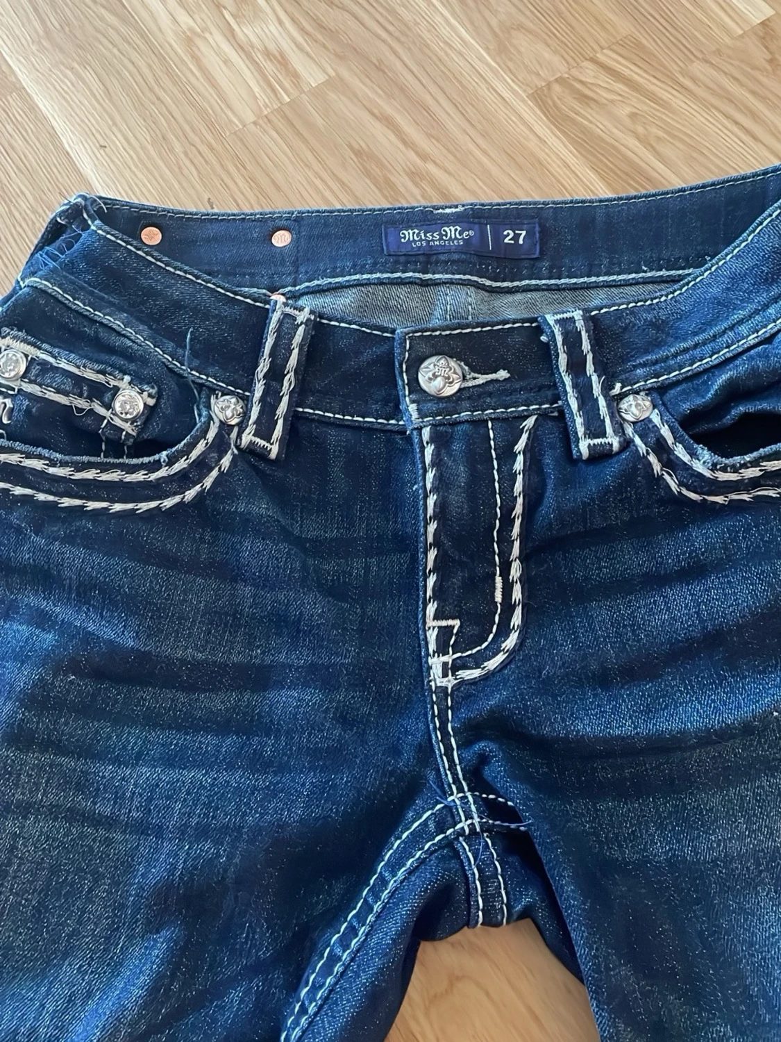 Y2K Miss Me mörkblå jeans med detaljer - 5