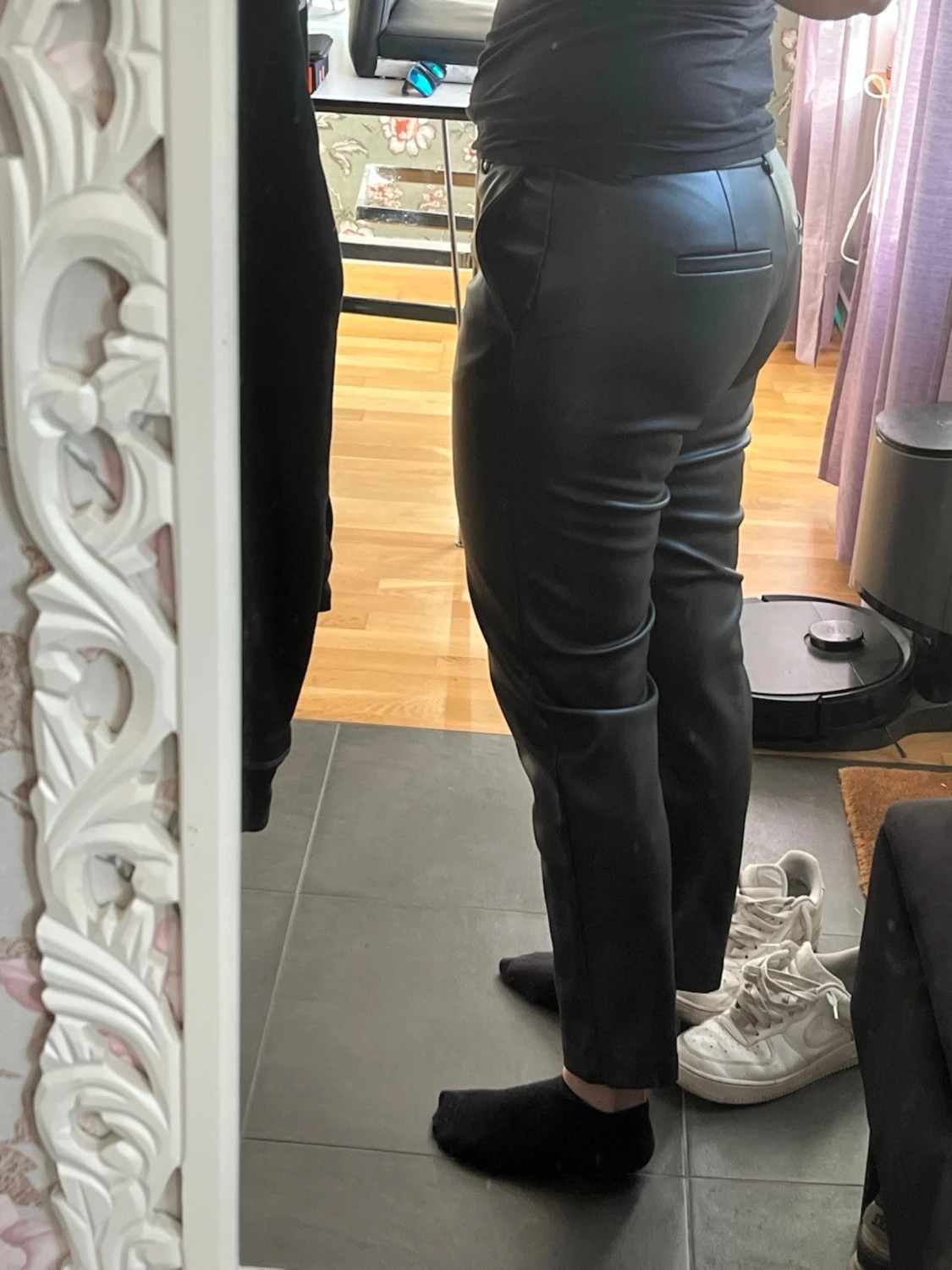 Svarta raka läderbyxor  - 1