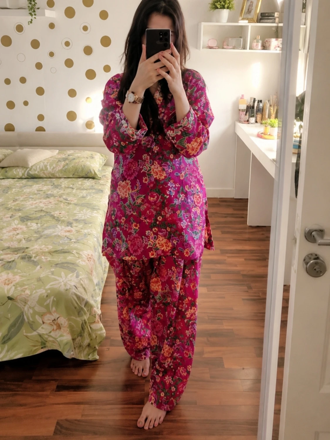 Blommig pyjamas i rosa och lila
