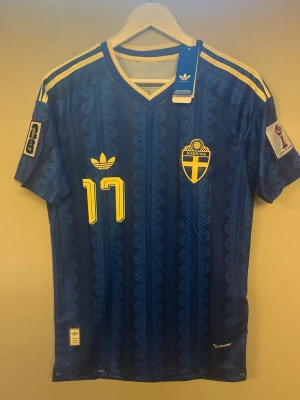 Sverige Tröja 2026 - #17 Gyökeres. Helt ny, storlek M