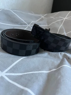 L v - L och V bälte 2 skärp med