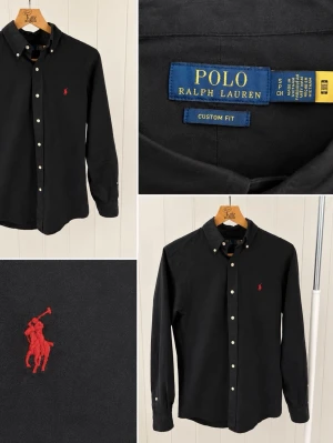 Ralph Lauren skjorta  - Svart Ralph Lauren skjorta i storlek S, otroligt bra skick! Väldigt få tecken på användning och har mycket kvar att ge!