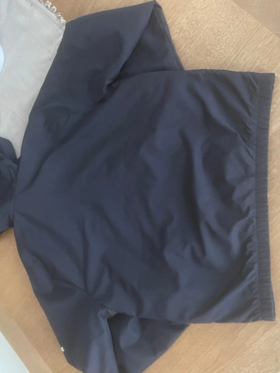 Mörkblå vindjacka från Lacoste  - 1