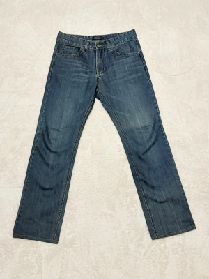 Armani Jeans - Blåa Armani jeans, mycket bra skick