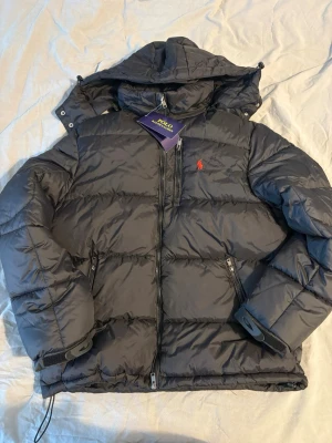 Ralph lauren jacka - En helt oanvänd Ralph lauren jacka, pris kan diskuteras!