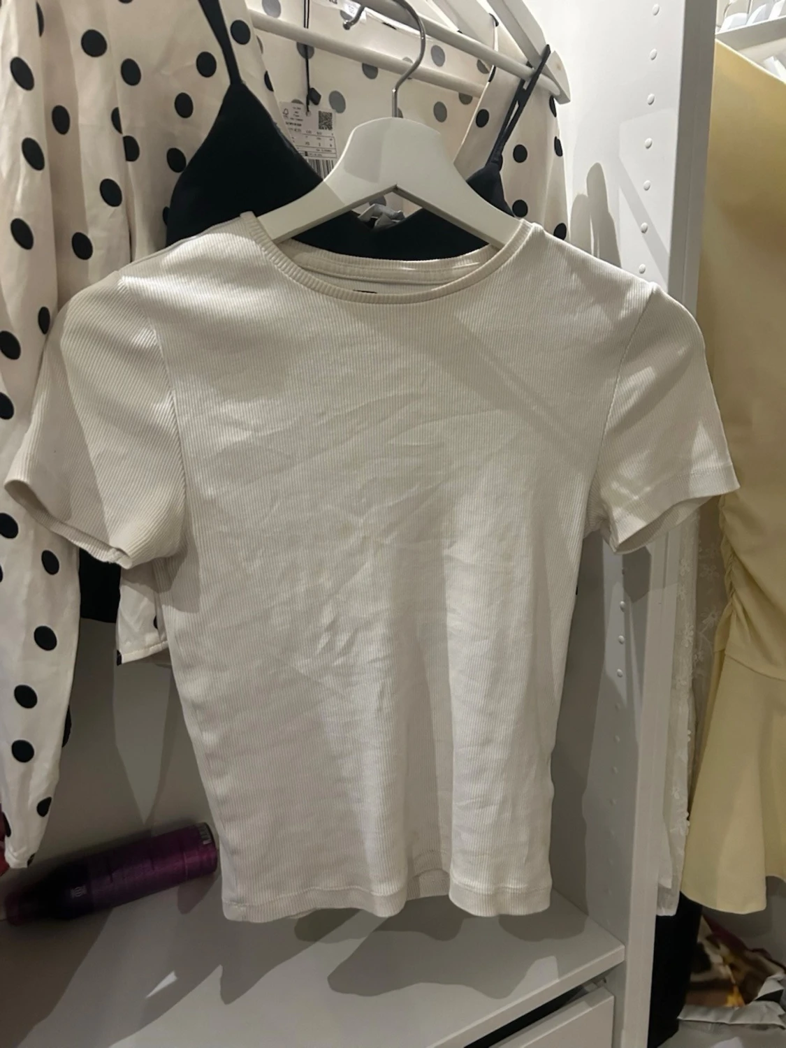 Vit ribbad kortärmad t-shirt