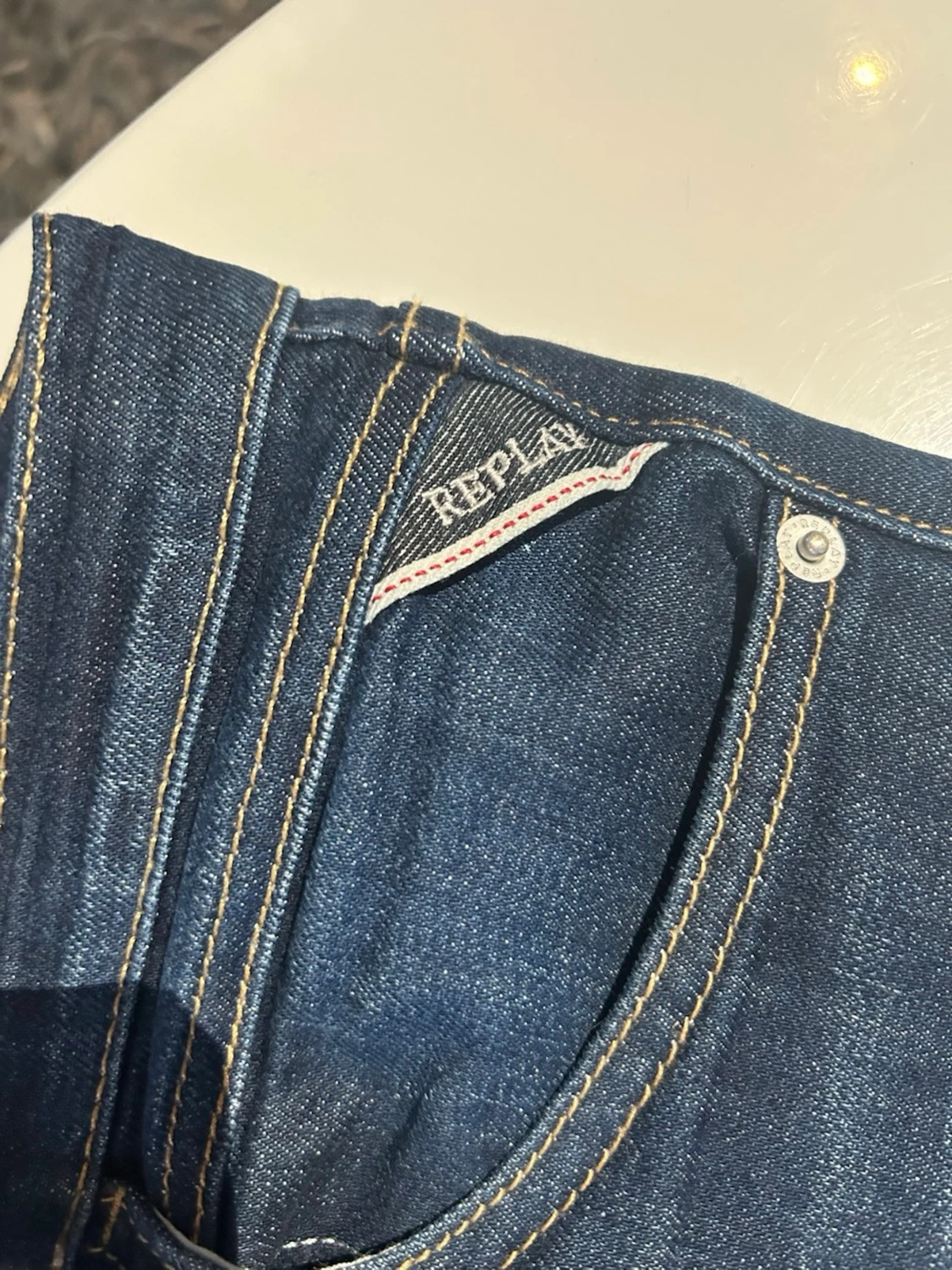 Mörkblå jeans från Replay - 2