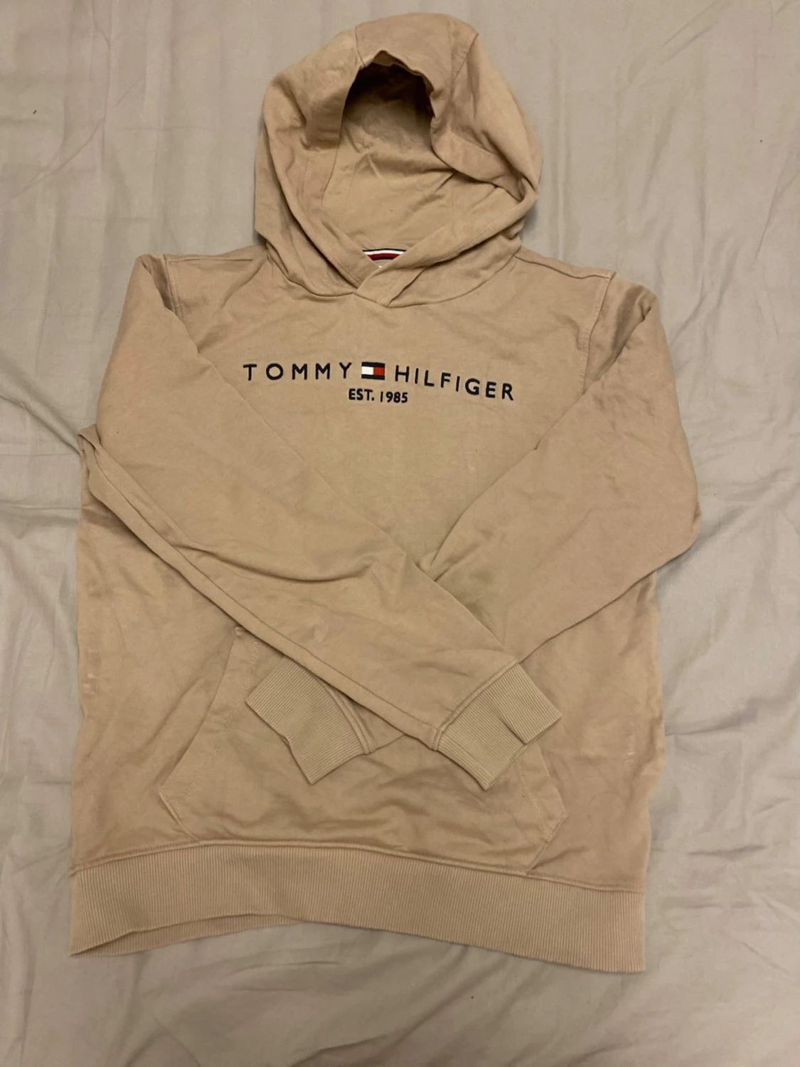 Beige hoodie från Tommy Hilfiger