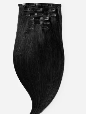 Svarta clip-on löshår extensions - Säljer ett set med svarta clip-on löshår extensions i rakt, glansigt äkta hår såklart. Perfekt för dig som vill ha längre och fylligare hår på nolltid. Clipsen sitter fast ordentligt och är enkla att använda för en naturlig look. 