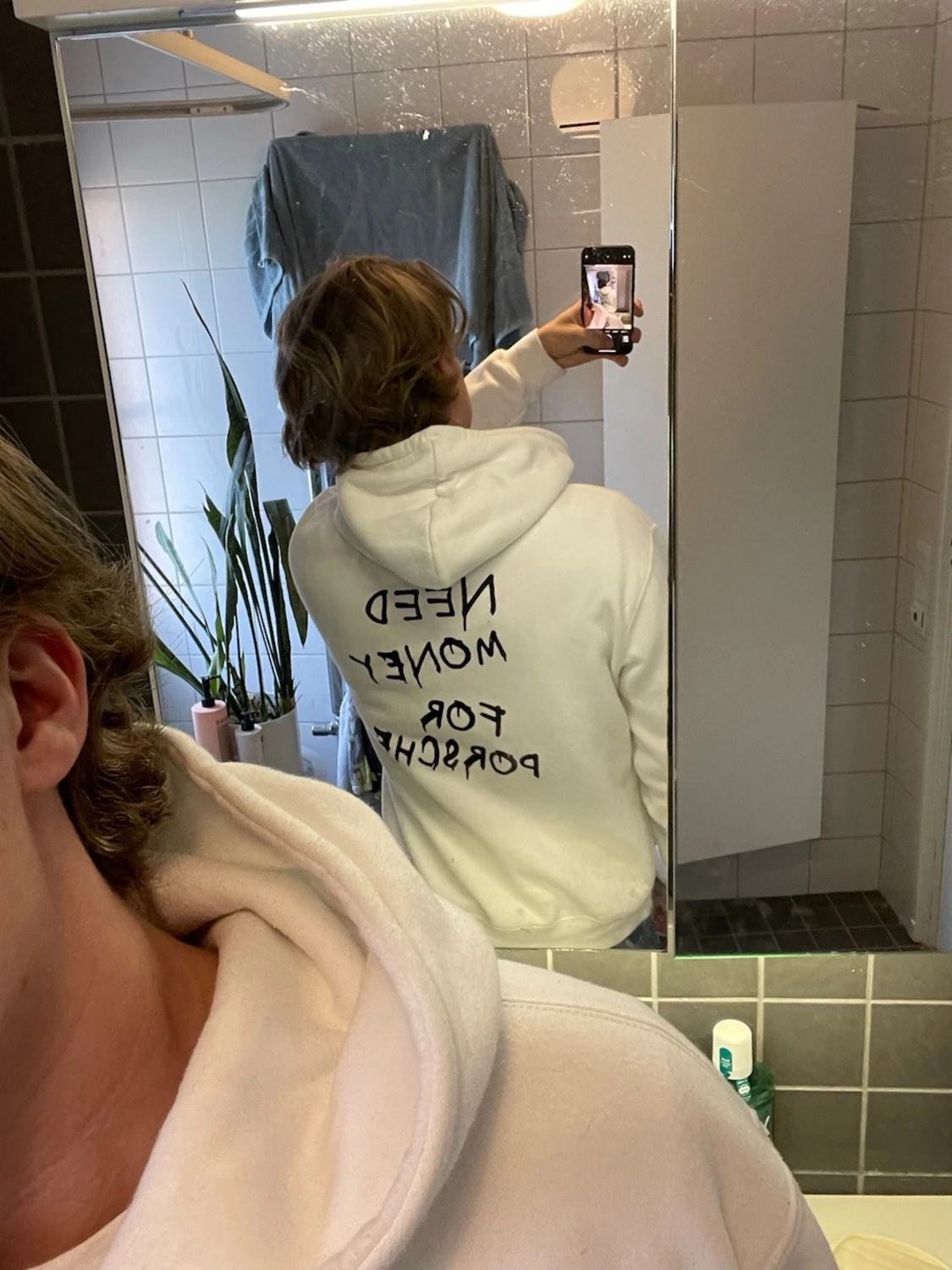 Vit hoodie från bvaldi