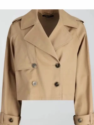 Kort trenchcoat - Kort brunbeige trenchcoat som inte kommer till användning💕