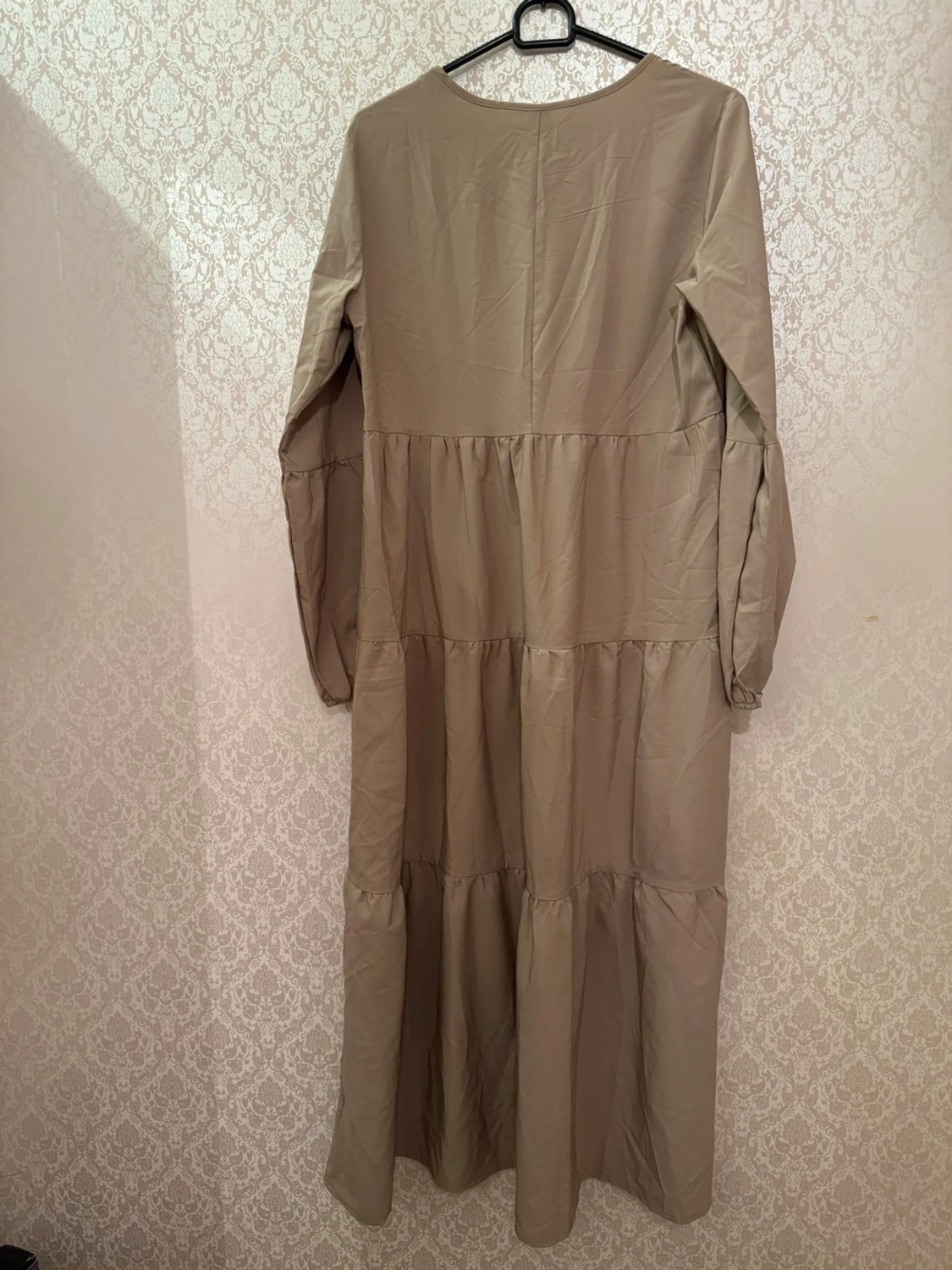 Beige långklänning med volang - 3