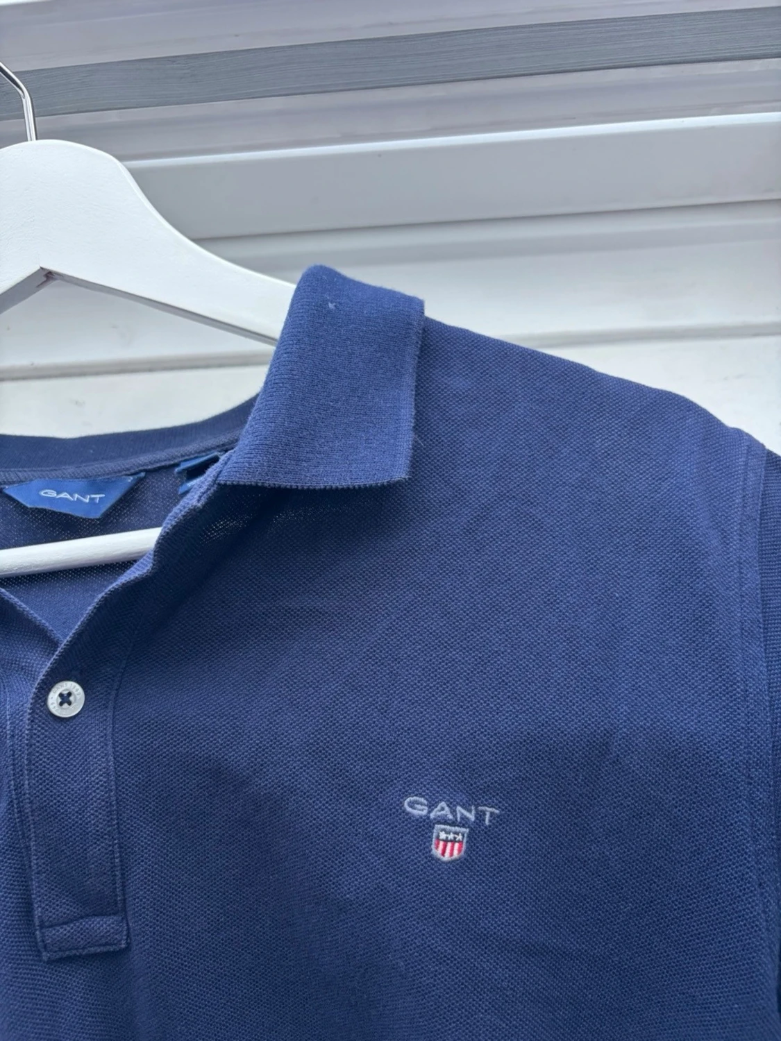 Marinblå pikétröja från GANT - 1