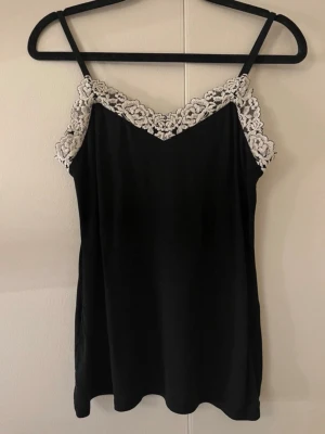 Intimissmi nattlinne - Fint linne säljer då det inye kommer till användning 