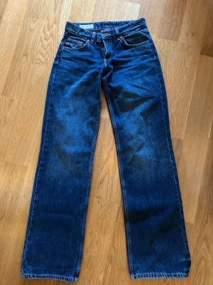 Populära Zara jeans  - Superfina jeans!!