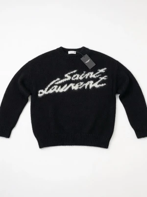 Svart stickad Saint Laurent-tröja - Haft i flera månader men inte särskilt använt. För mer frågor DM:a!