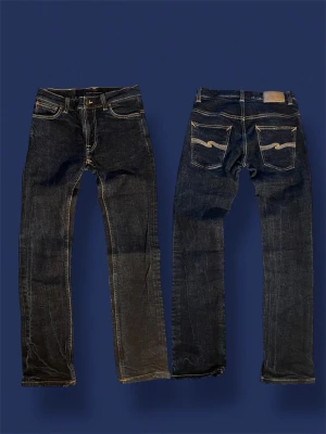 Nudie jeans Lean Dean 30/30 *fet wash* - Nu säljer vi ett par otroligt feta nudie jeans i modellen Lean Dean! Skicket är ofantligt bra, och har även en otroligt fet wash! Tveka inte på att höra av dig vid minsta fundering!🥰🫰