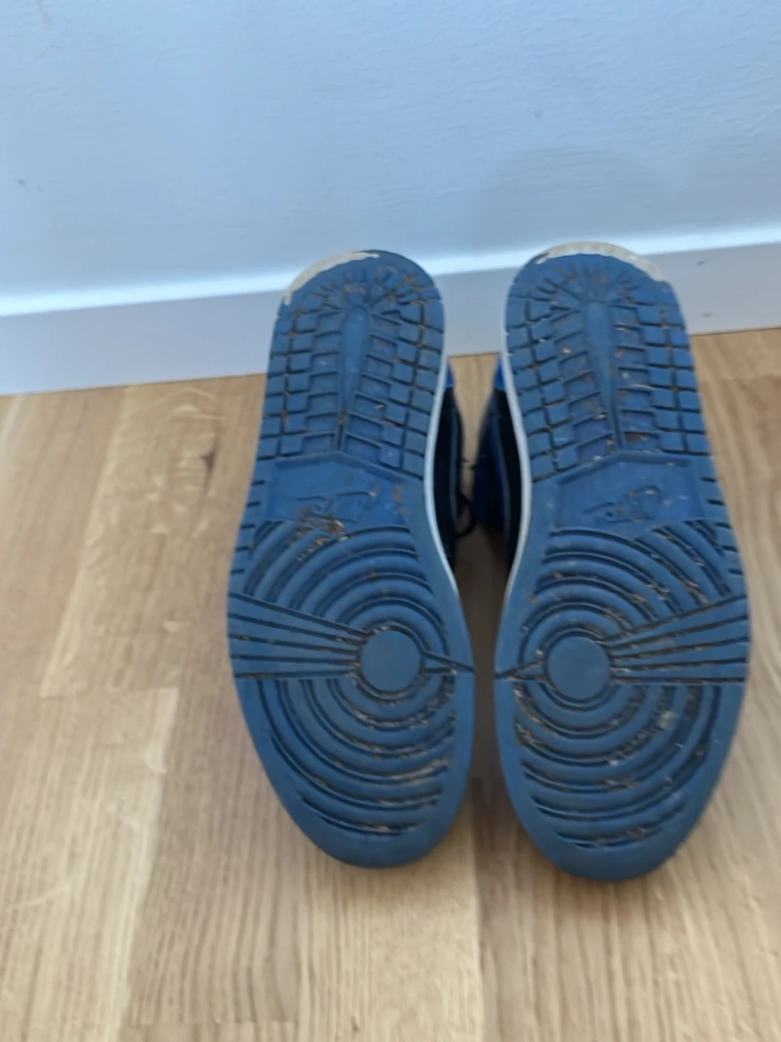 Air Jordan 1 Retro High OG Royal Blue - 3