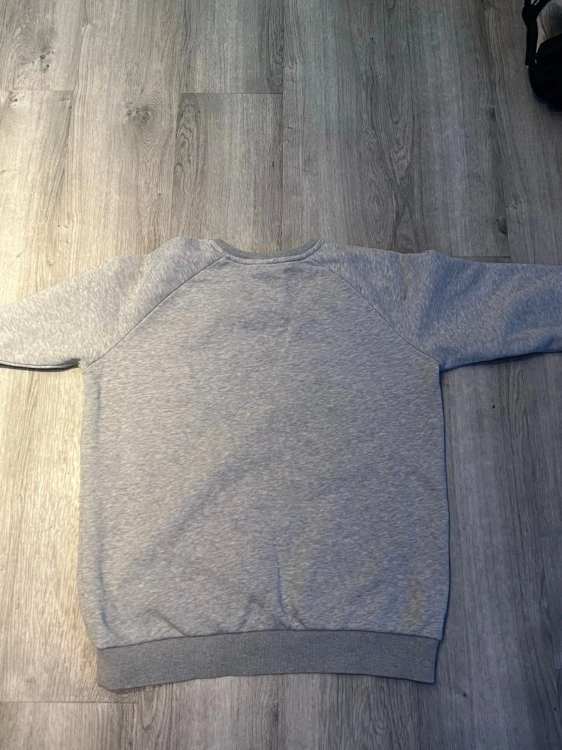 Grå sweatshirt från Peak Performance - 2